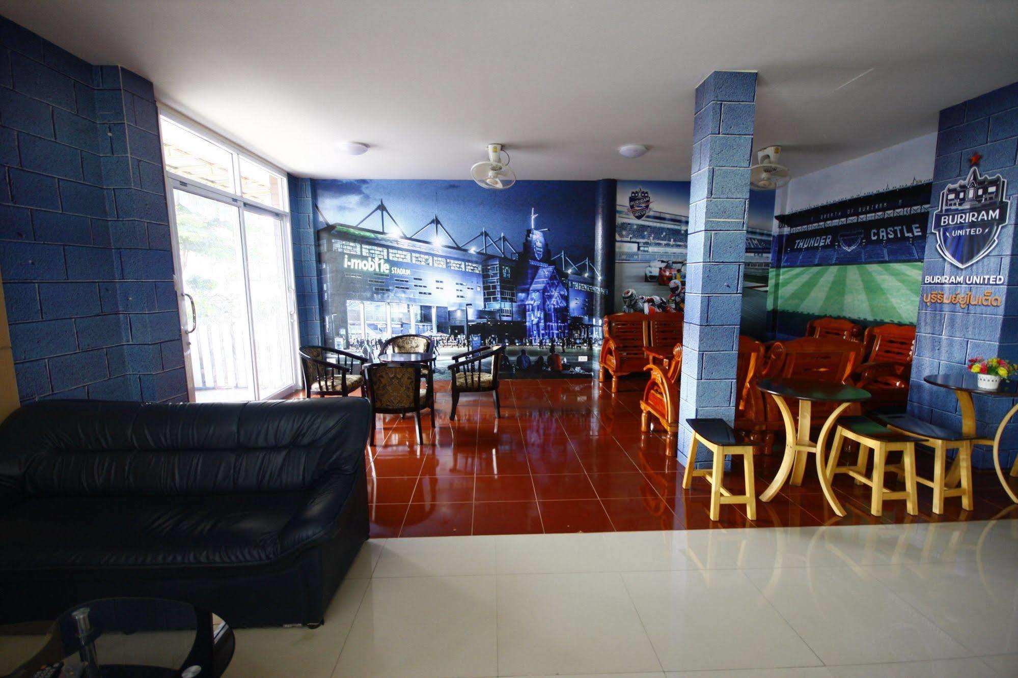 Jaroensin Place Buriram Buitenkant foto