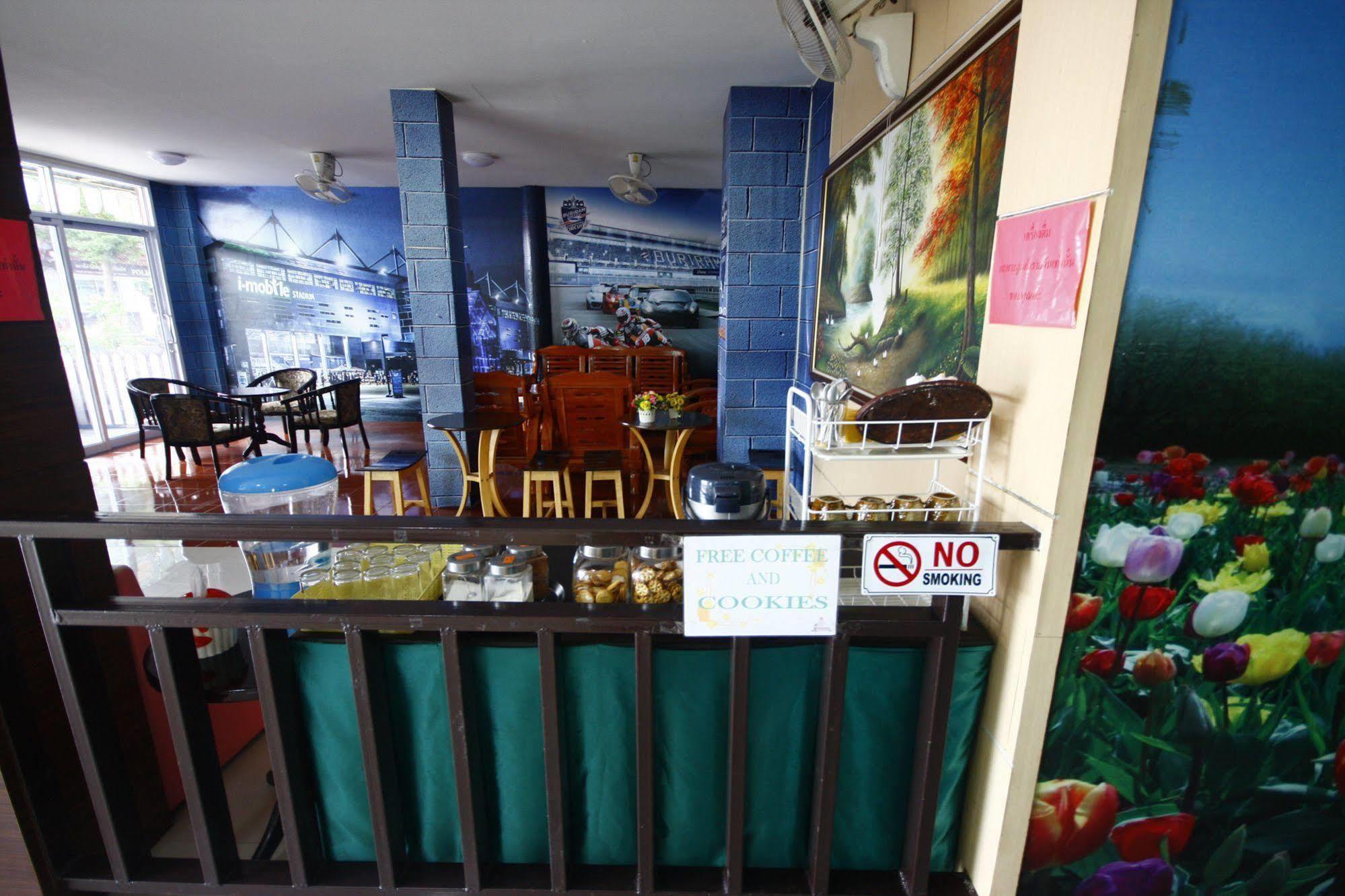 Jaroensin Place Buriram Buitenkant foto
